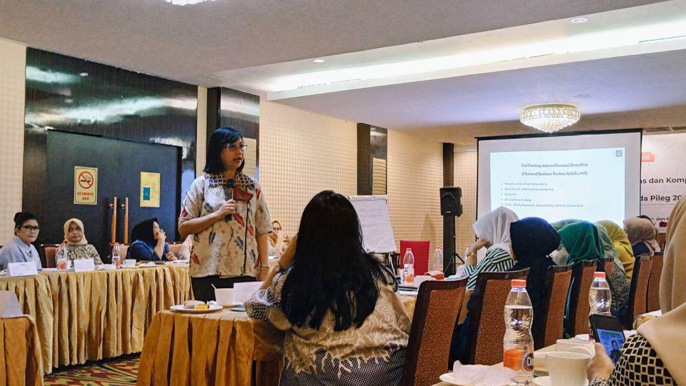 Mengupas Tuntas Pentingnya Personal Branding bagi Para Caleg Perempuan