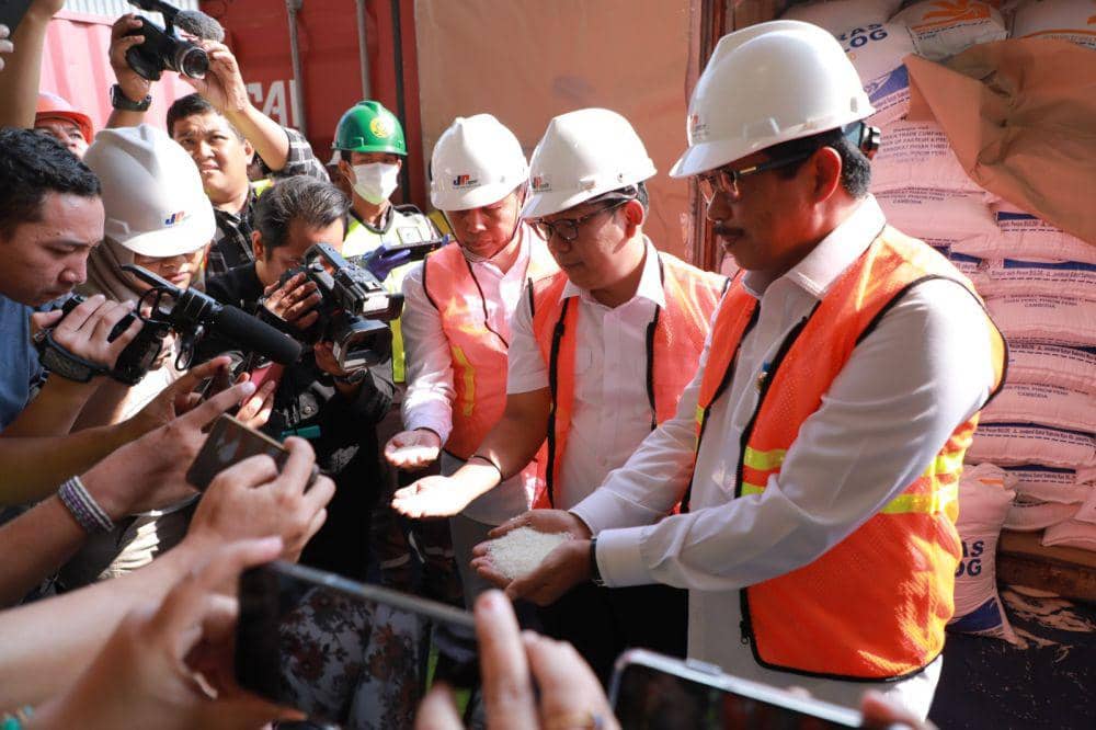 Dapat Kiriman Beras Impor Kamboja, Nana Sudjana: Buat Mempertahankan Hidup!
