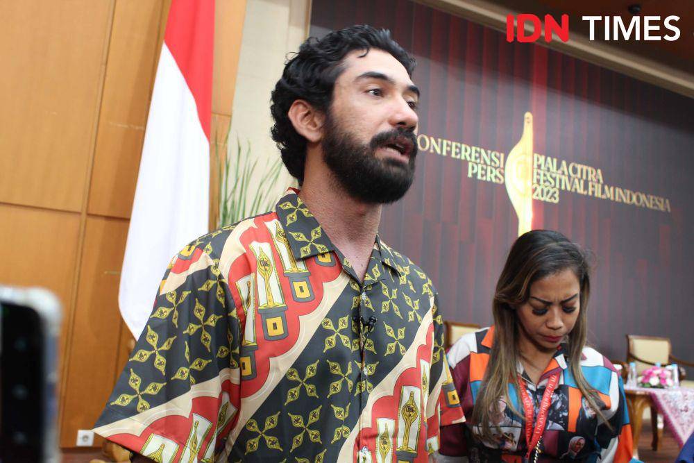 Reza Rahadian di konferensi pers FFI 2023 pada Rabu (02/11/2023). (IDN Times/Ines Suseno)