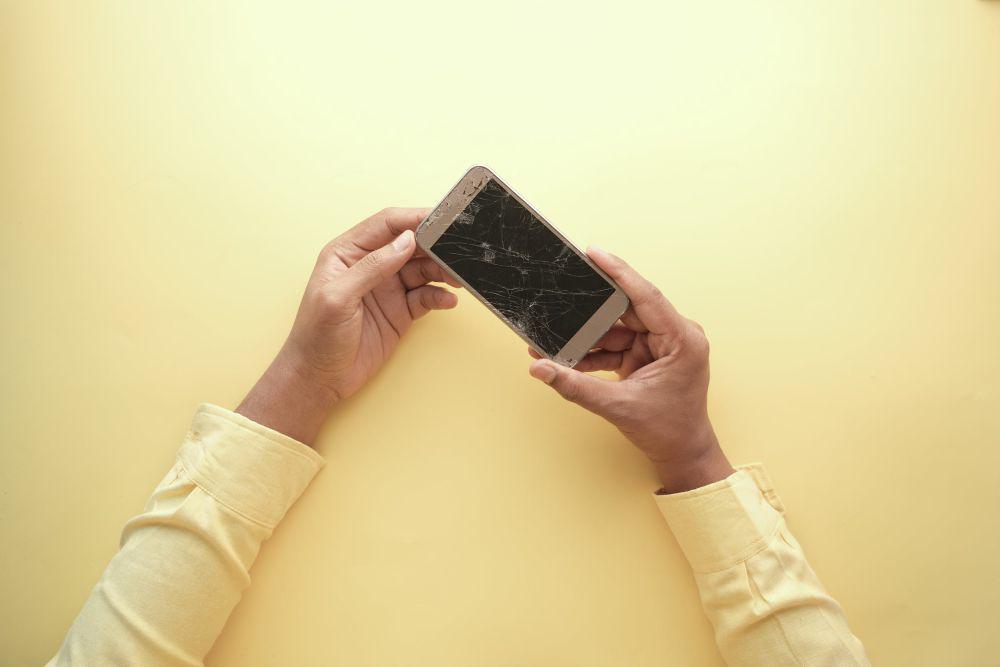5 Tips Mencegah Kerusakan Layar Smartphone, Cek!
