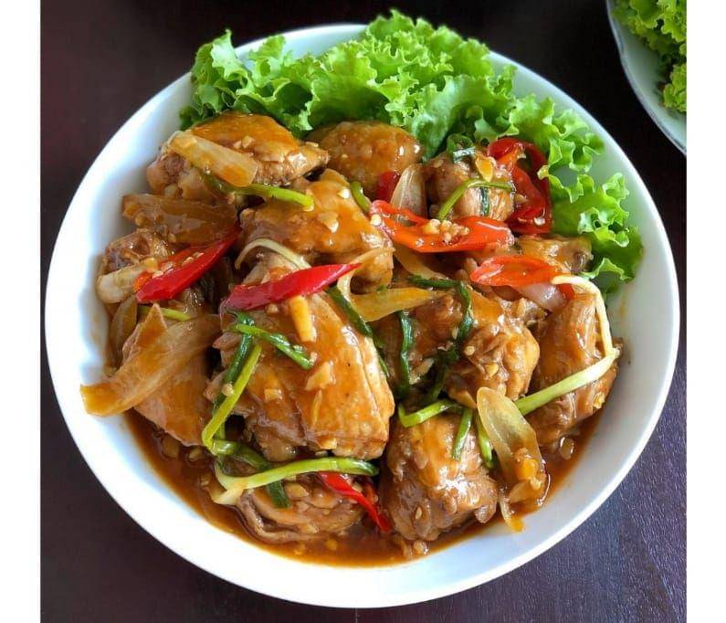 ayam goreng saus tomat (instagram.com/mrs.wijaya)