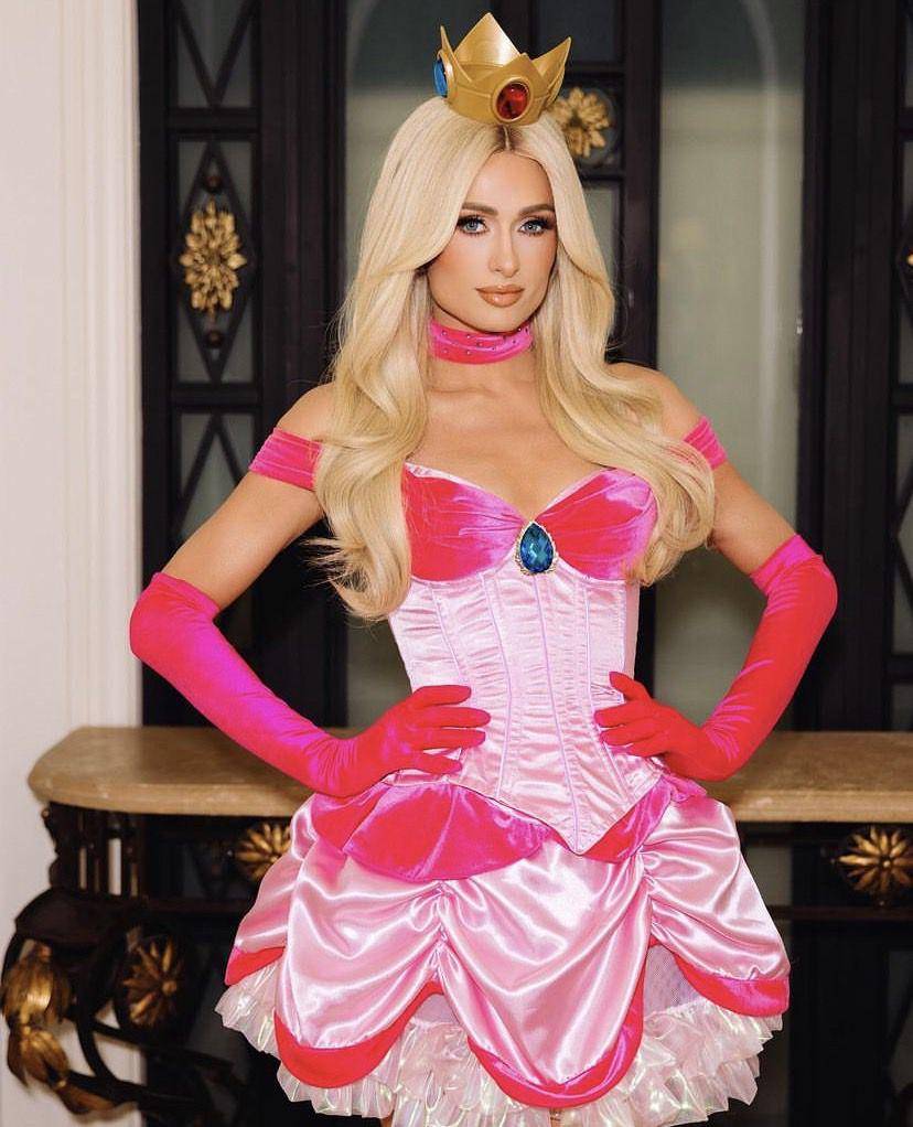 potret Paris Hilton saat perayaan Halloween 2023 (instagram.com/parishilton)