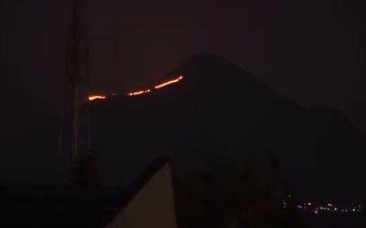 Penampakan kebakaran di Gunung Penanggungan. (IDN Times/istimewa)