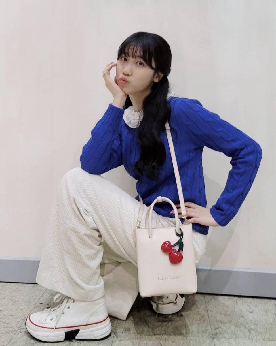 Lee Re (instagram.com/leere0312)