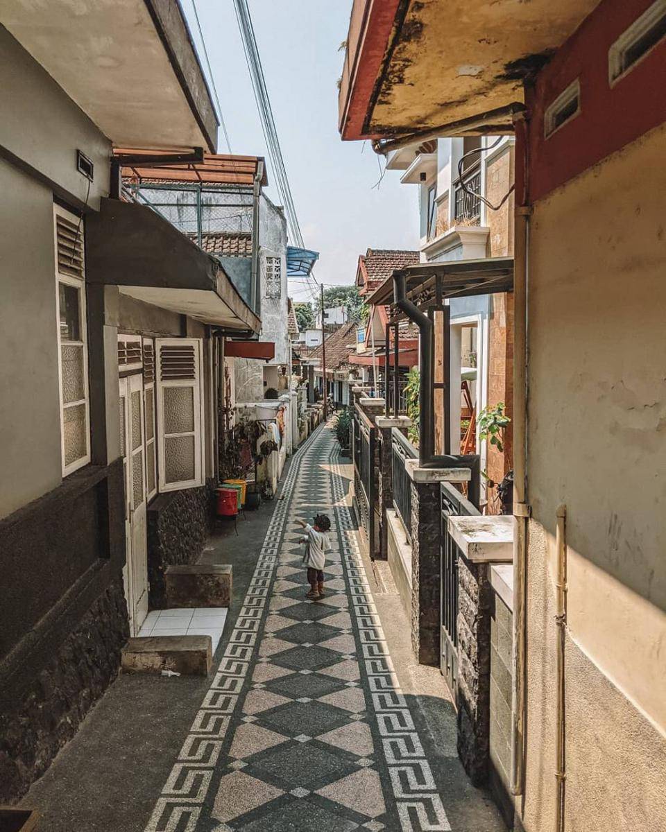 Nuansa lawas di Kampung Heritage Kayutangan. Instagram/denaiguna