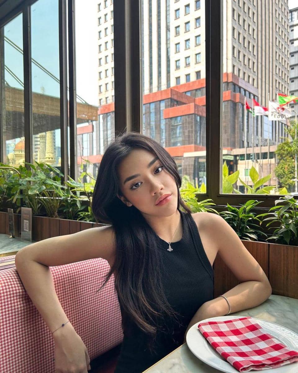 Makeup ala Baila Fauri (instagram.com/bailafauri)