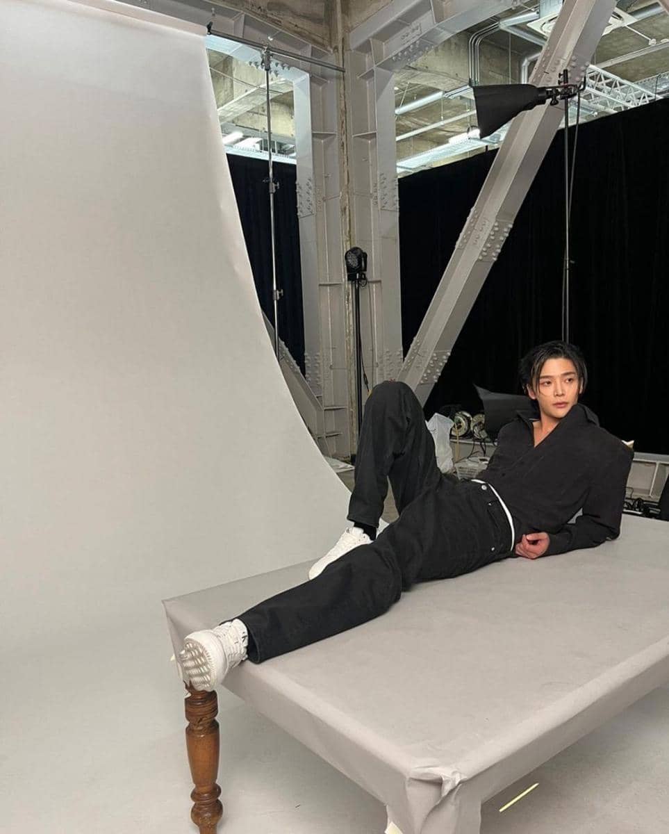 potret Rowoon (instagram.com/ewsbdi)