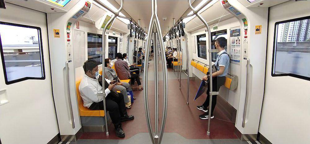 ilustrasi situasi di dalam BTS Skytrain (commons.wikimedia.org/Oum13928)
