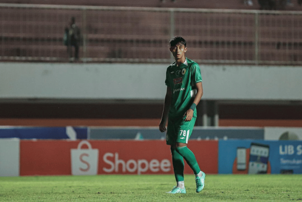 Bek PSS Sleman, Ifan Nanda, dalam salah satu pertandingan Liga 1 musim 2022-23. (Instagram.com/ifannanda.p)