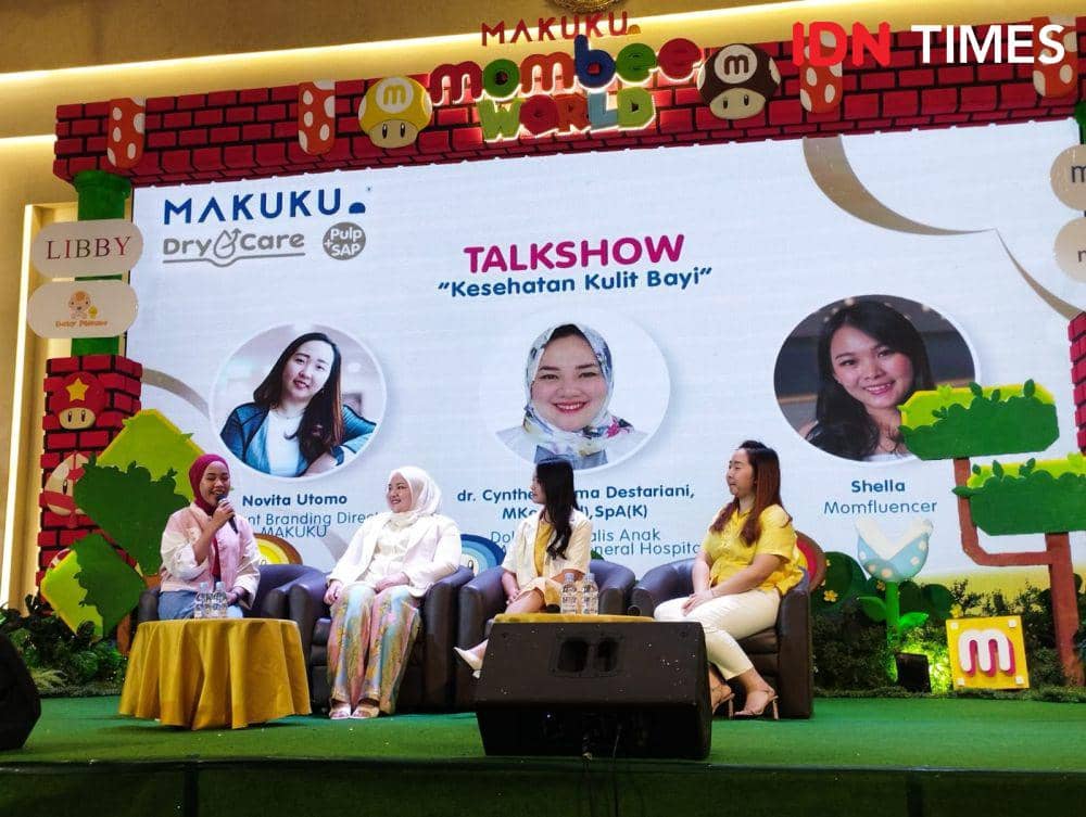 Salah satu talkshow Mombee World 2023 di Tiara Convention Centre, Kamis (2/11/2023) (IDN Times/Doni Hermawan)