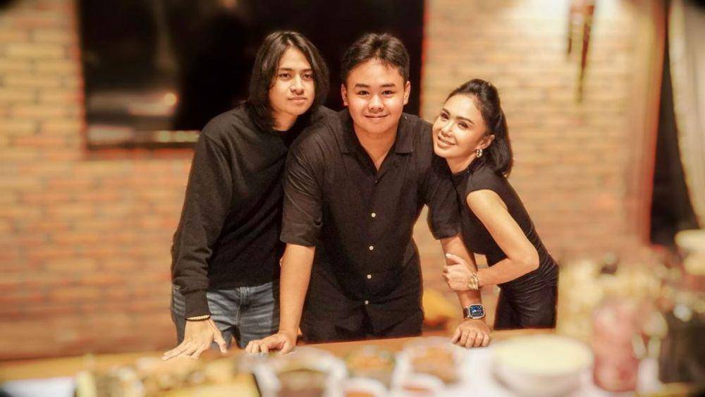 potret birthday dinner anak Yuni Shara (instagram.com/yunishara36)
