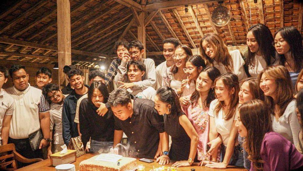 potret birthday dinner anak Yuni Shara (instagram.com/yunishara36)