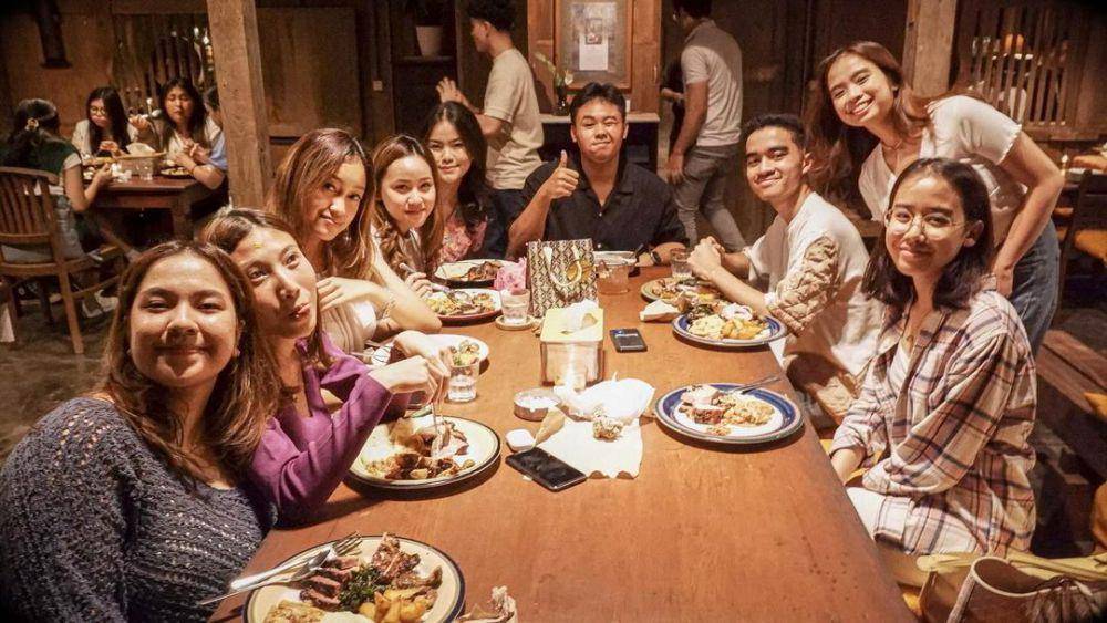 potret birthday dinner anak Yuni Shara (instagram.com/yunishara36)