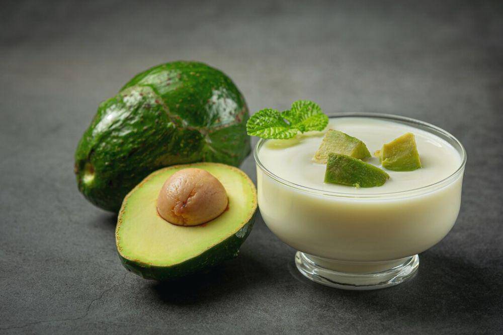 jus alpukat (freepik.com/jcomp)