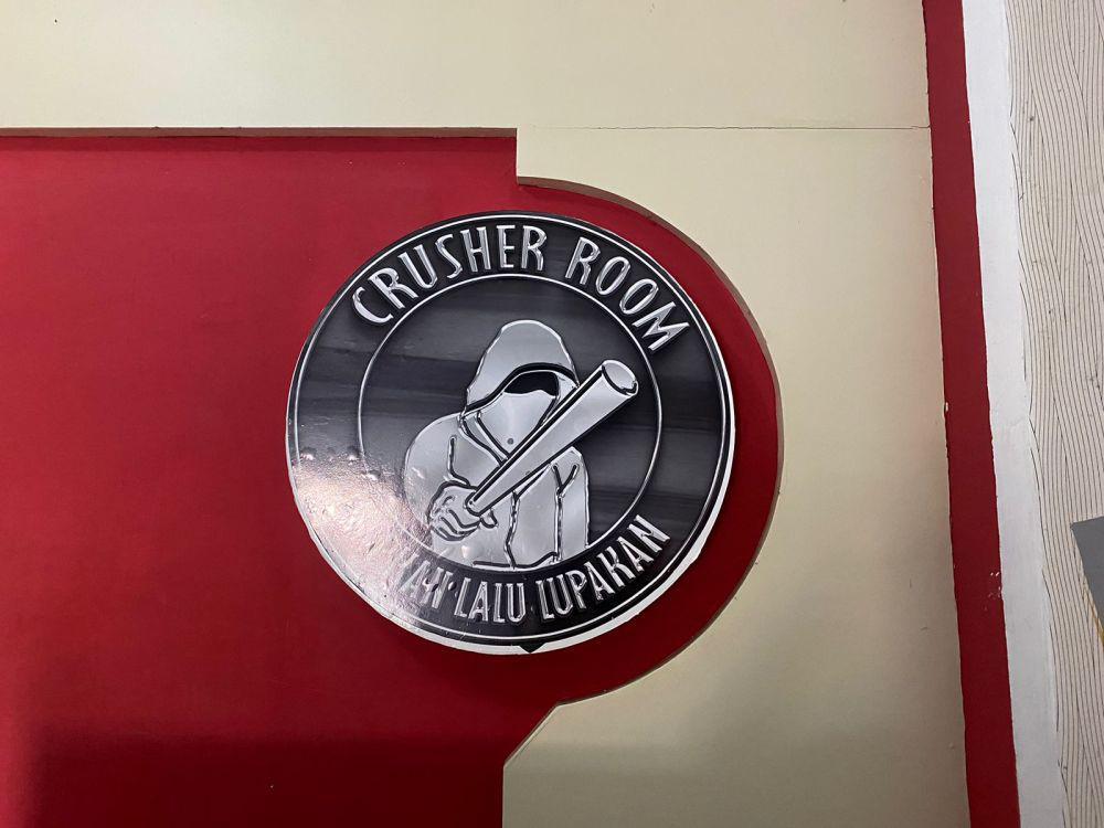 Unik! Crusher Room, Tempat Meluapkan Emosi untuk Self Healing di Riau