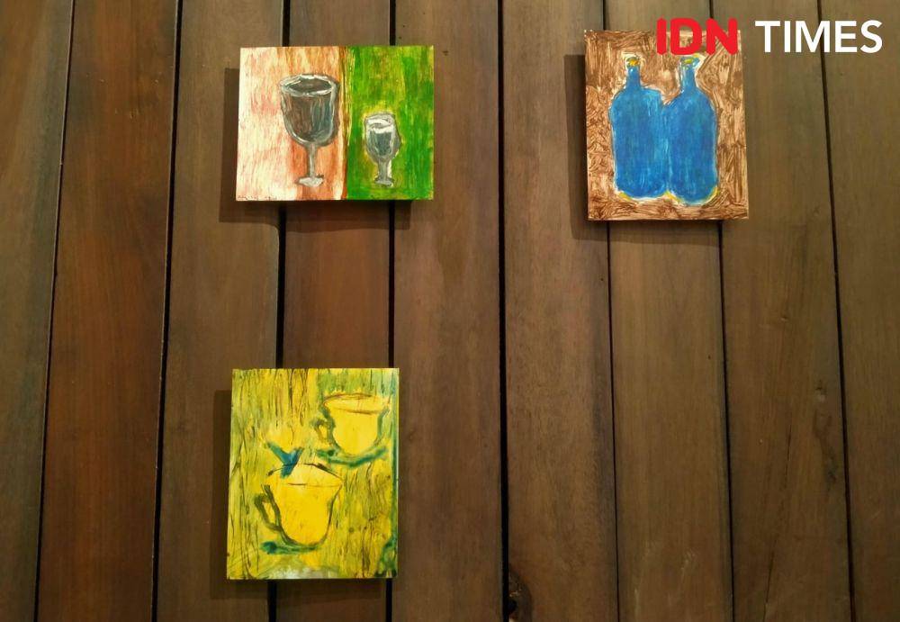 Lukisan-lukisan gelas mahakarya dari Franky Pandana (IDN Times/Eko Agus Herianto)