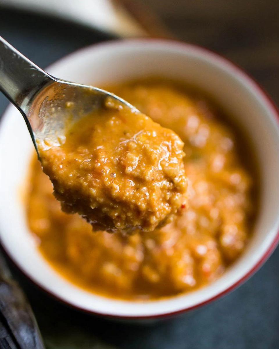 8 Bahan Rahasia yang Bikin Rasa Sambal Kacangmu Makin Nendang