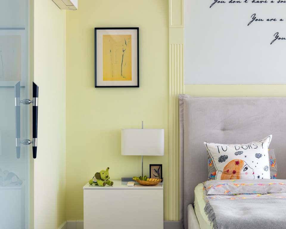 ilustrasi dinding interior berwarna kuning pastel (pexels.com/Max Rahubovskiy)