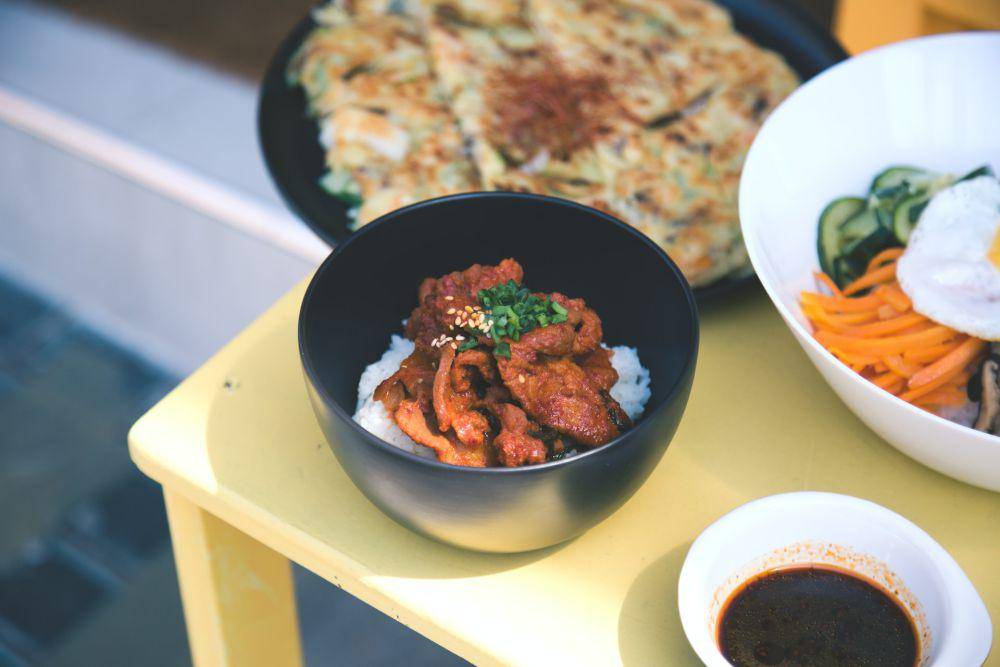 ilustrasi bulgogi dan nasi (unsplash.com/Ryan Kwok)