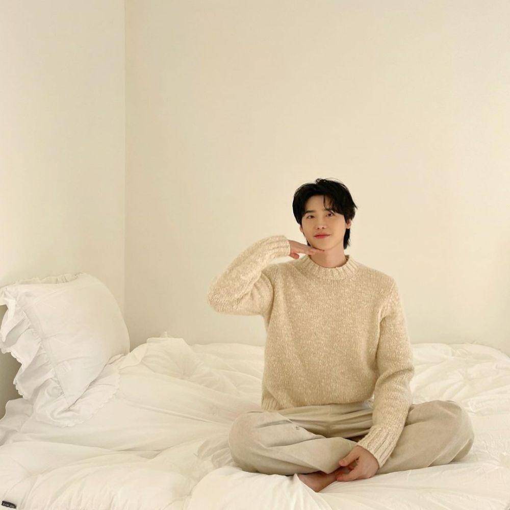 OOTD kasual ala Lee Jong Suk (instagram.com/jongsuk0206)