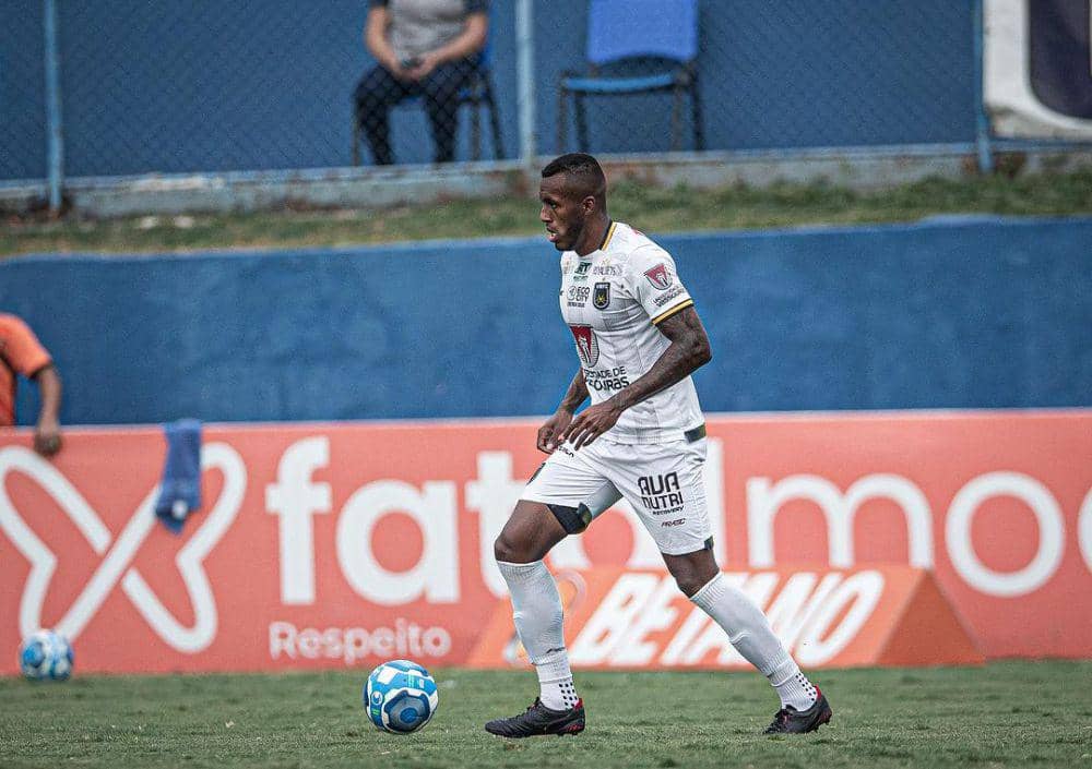 Matheus Santos, bek asal Brasil yang tengah dirumorkan diincar Arema FC. (Instagram/@_.matheussantos)