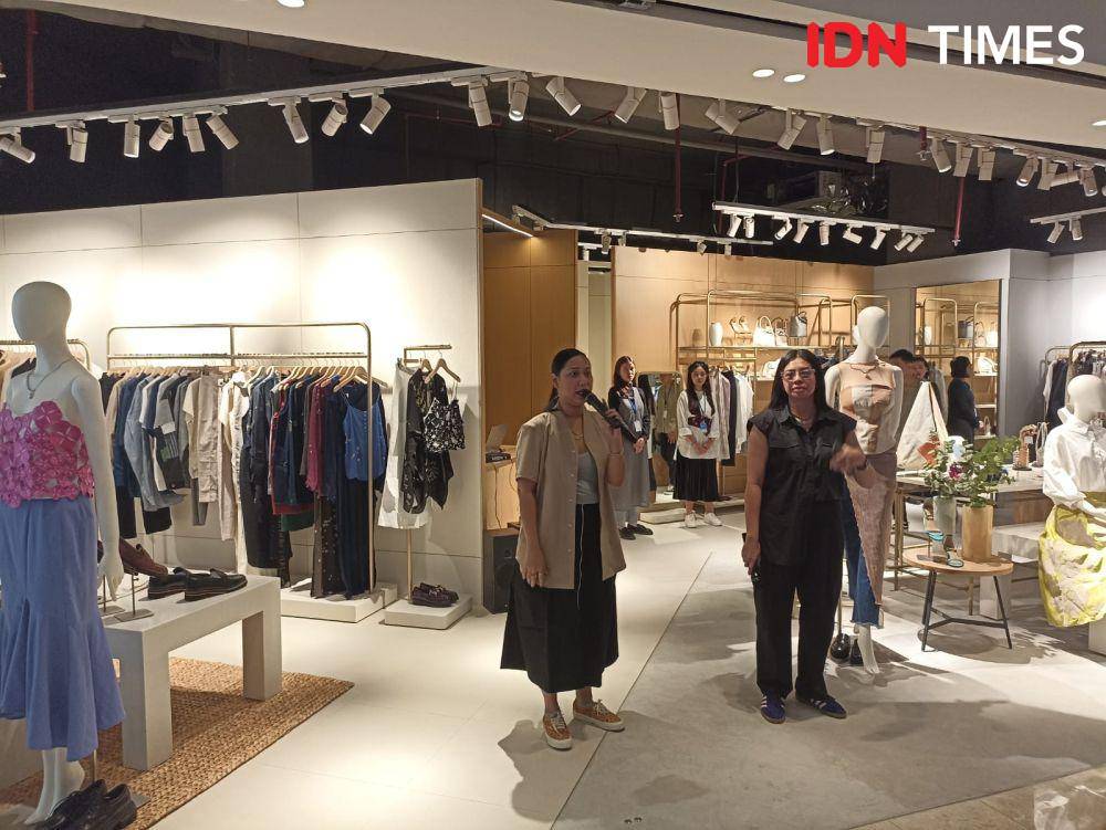 Peluncuran pop-up store LUMINE terbaru di Plaza Senayan. 2 November 2023. (IDN Times/M. Tarmizi Murdianto)