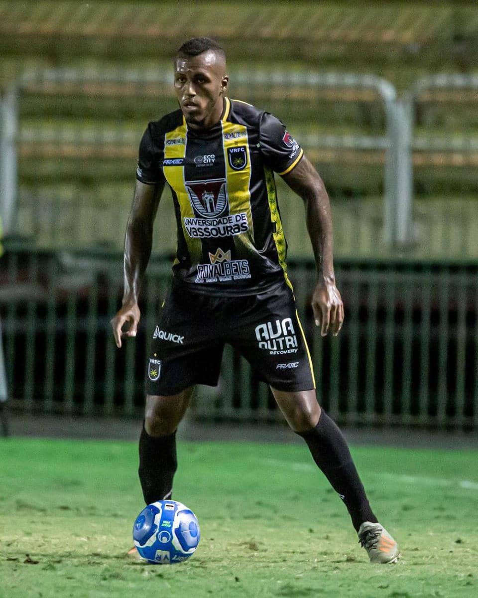 Matheus Santos, bek asal Brasil yang tengah dirumorkan diincar Arema FC. (Instagram/@_.matheussantos)