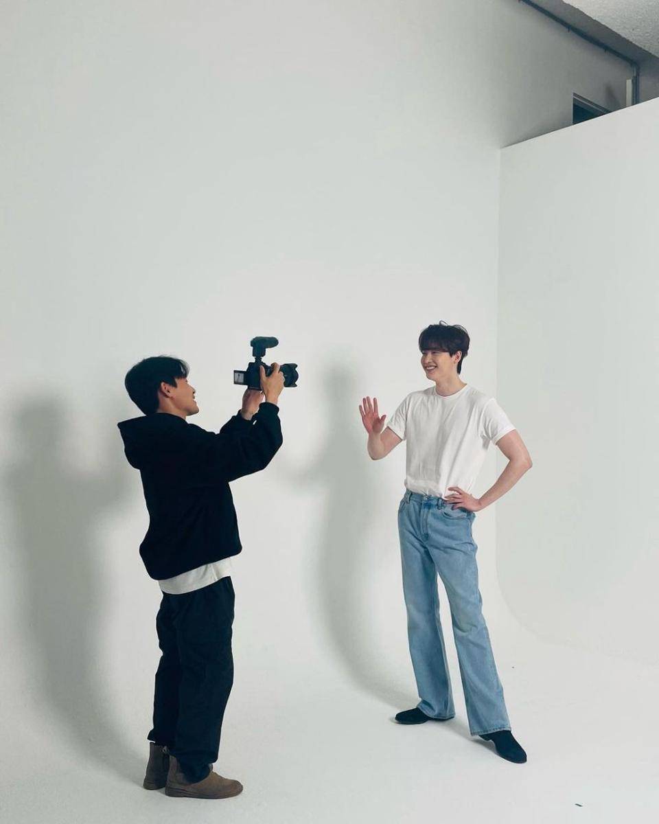 OOTD kasual ala Lee Jong Suk (instagram.com/jongsuk0206)
