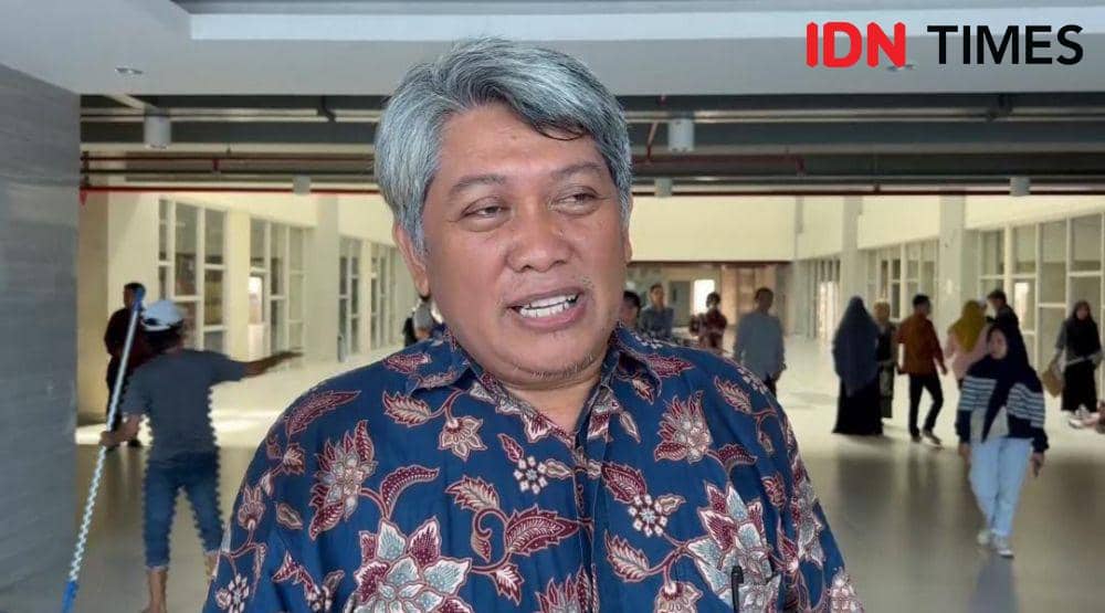 Fachruddin Palapa, dosen Unifa yang turut terjebak dalam lift, Jumat pagi (3/11/2023). (IDN Times/Dahrul Amri)