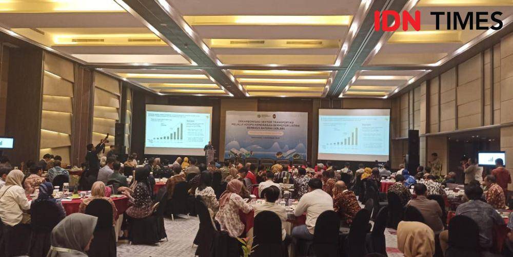 Rachmat Kaimuddin memberi keterangan kepada jurnalis di Makassar, Jumat (3/11/2023). IDN Times/Dahrul Amri Lobubun