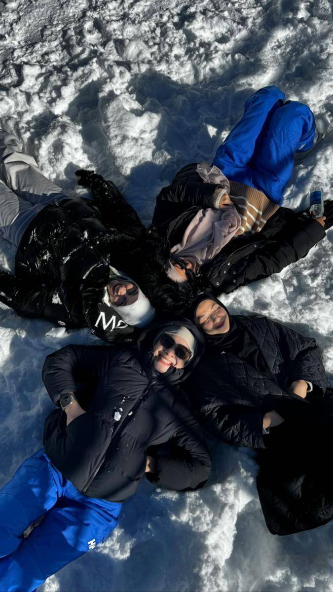 potret Dian Ayu, Nina Zatulini, Natasha rizky, dan Ratna Galih di Swiss (instagram.com/ninazatulini22)