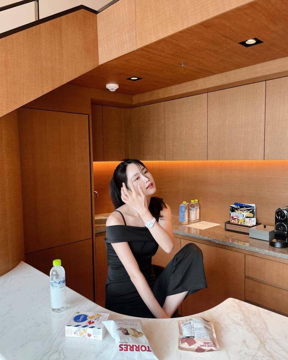 Jung Joo Yeon (instagram.com/jjxxyeon_)