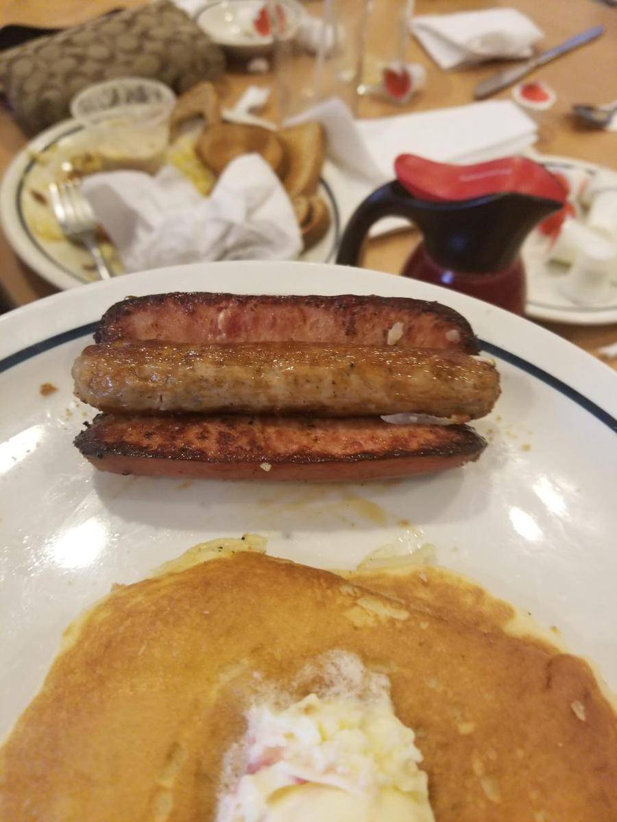 potret inovasi nyeleneh hidangan hot dog (reddit.com/r/shittyfoodporn)