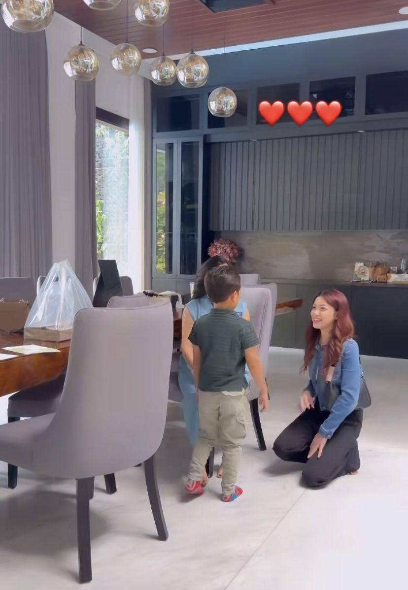 potret Rachel Vennya kenalkan pacar Okin ke Xabiru dan Chava (Instagram.com/rachelvennya)