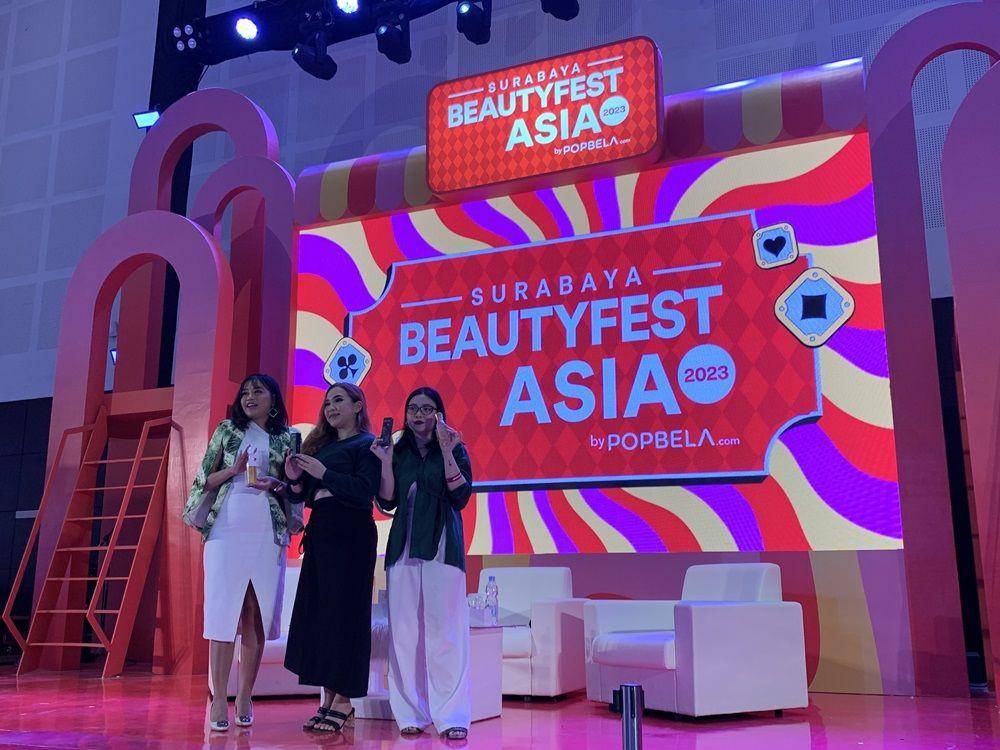 Talkshow BeautyFest Asia Surabaya 2023 by Popbela.com: "Tips to Achieve Timeless Healthy Skin" di Grand City Convention And Exhibition, Surabaya, Sabtu (4/11/2023). (IDN Times/Fasrinisyah Suryaningtyas)