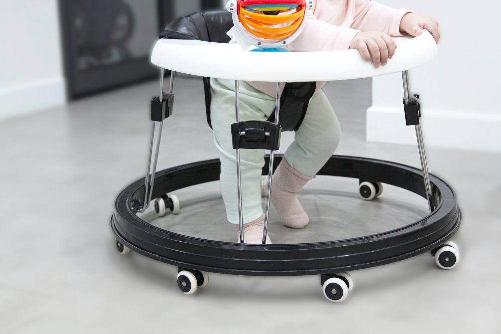 ilustrasi baby walker (pexels.com/근형 김)