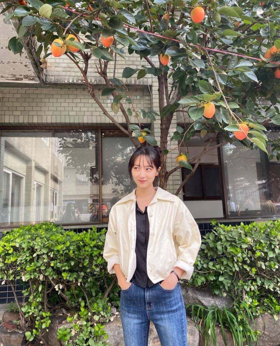ide OOTD ngampus ala Pyo Ye Jin (instagram.com/yjiinp)