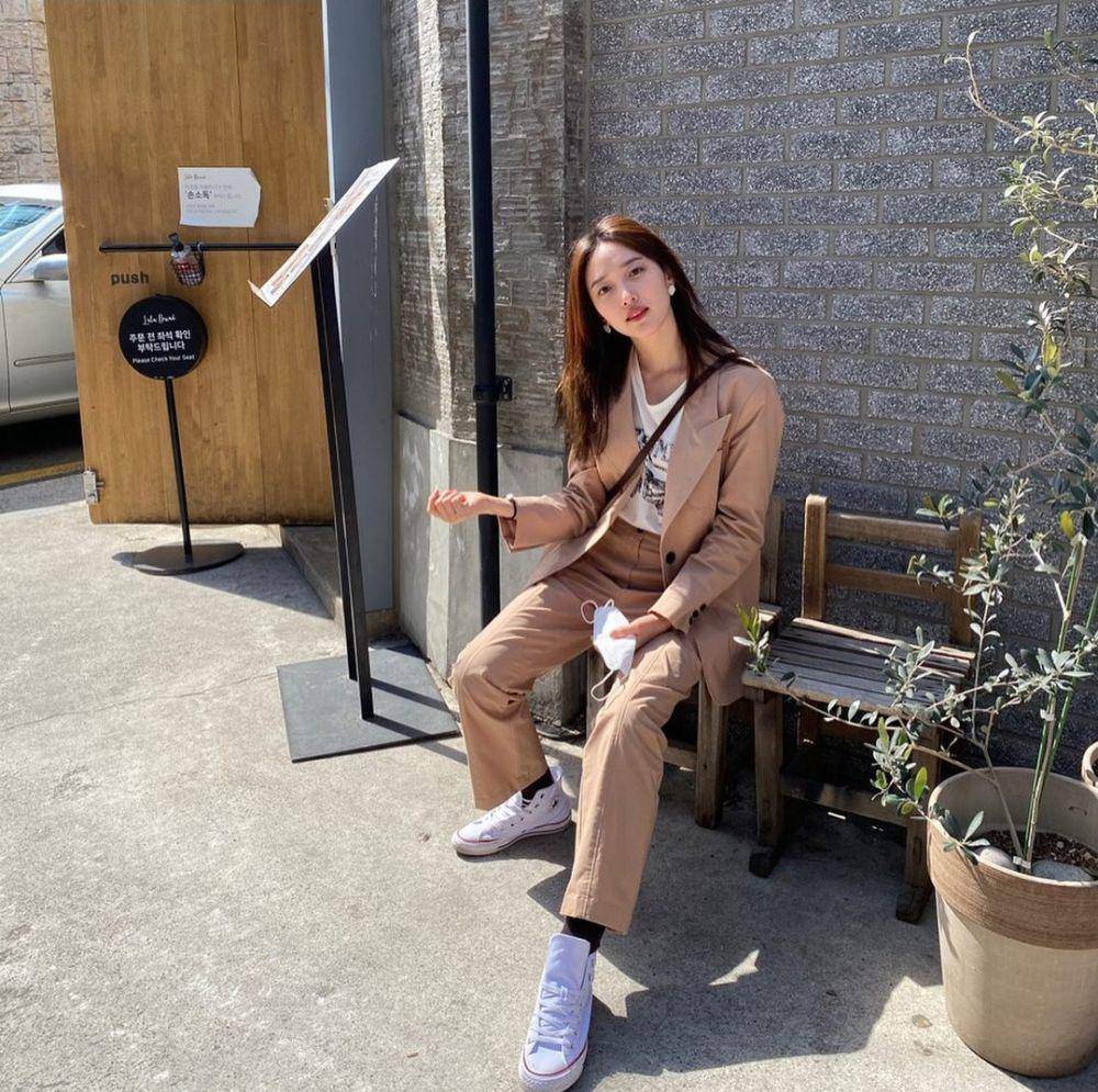 ide OOTD ngampus ala Pyo Ye Jin (instagram.com/yjiinp)