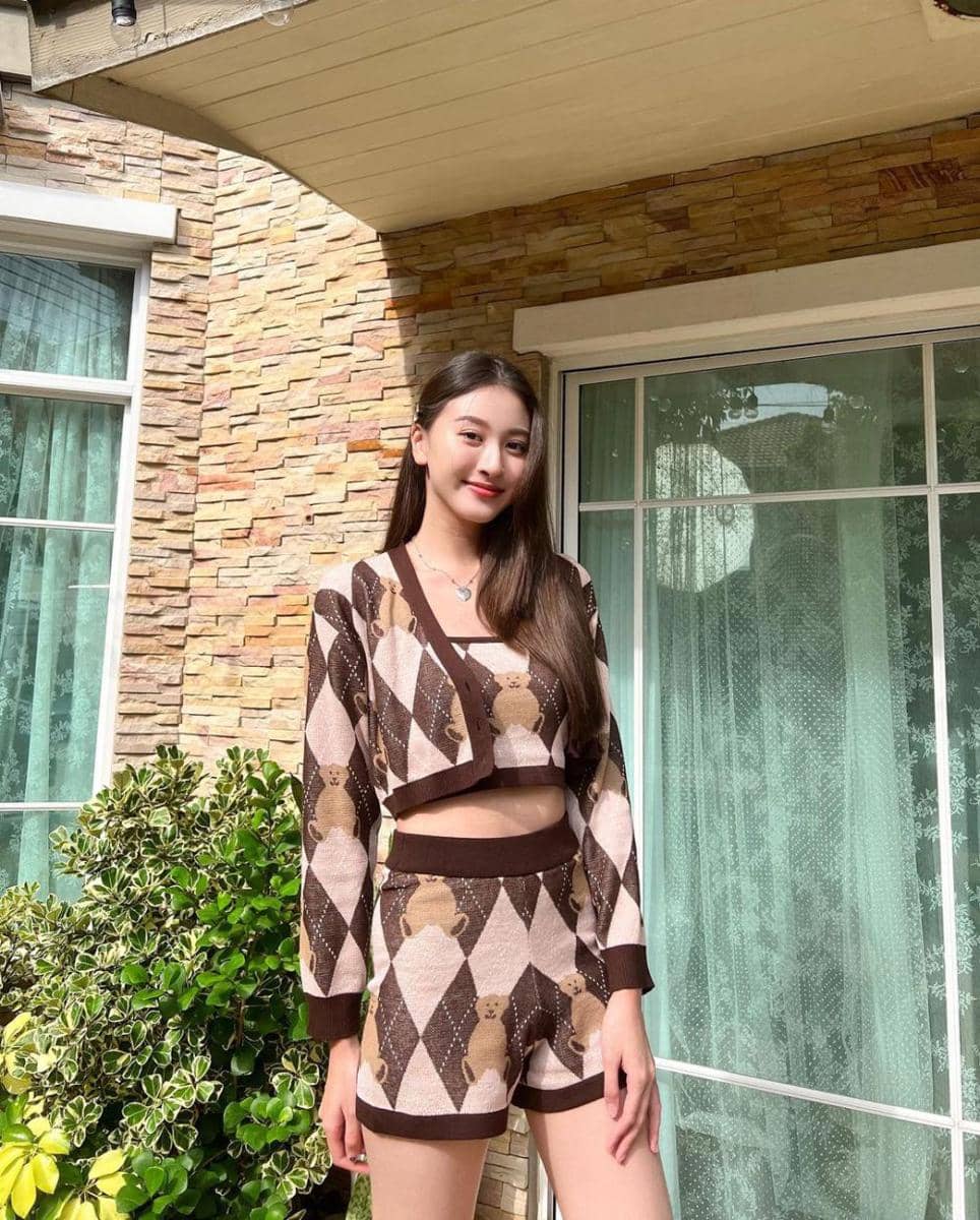 ide outfit one set ala View Benyapa (instagram.com/view.benyapa)