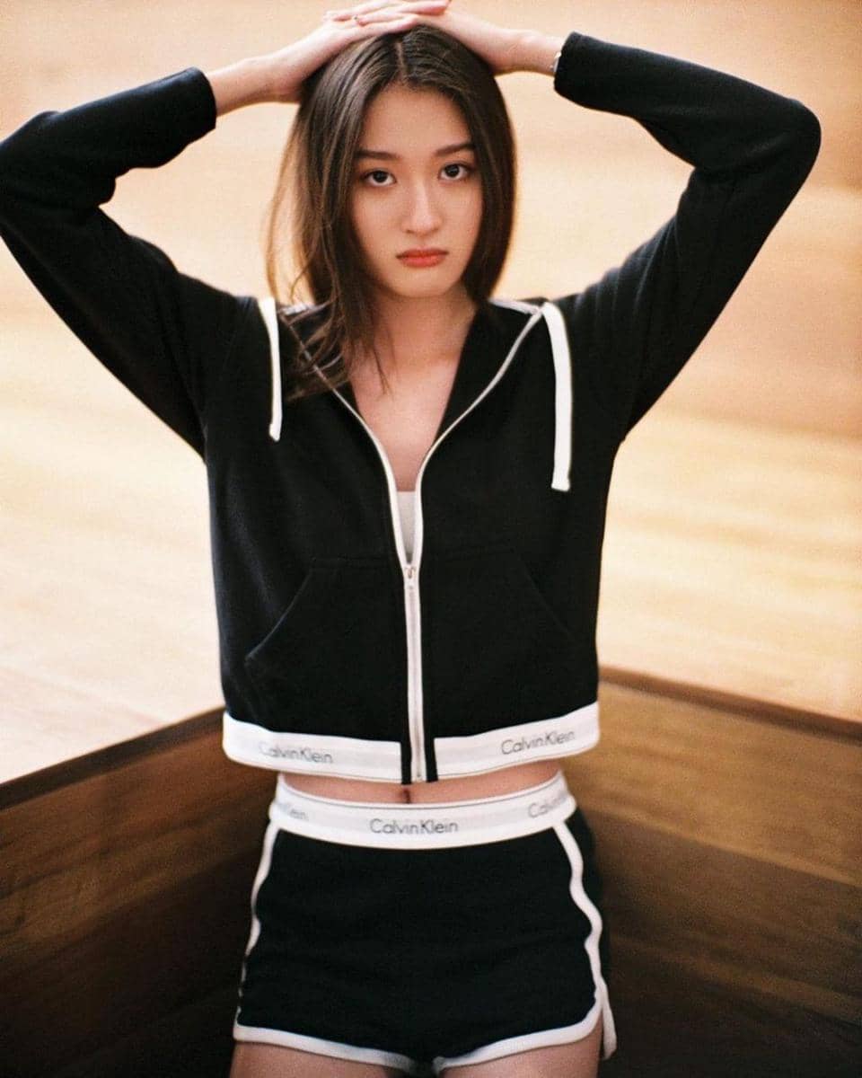 ide outfit one set ala View Benyapa (instagram.com/view.benyapa)