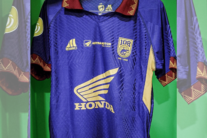 Jersey PSM Makassar edisi khusus perayaan ulang tahun klub ke-108 yang dikenakan untuk laga pekan ke-18 BRI Liga 1 2023-24 melawan Persija Jakarta, Jumat 3 November 2023. (Instagram.com/psm_makassar)