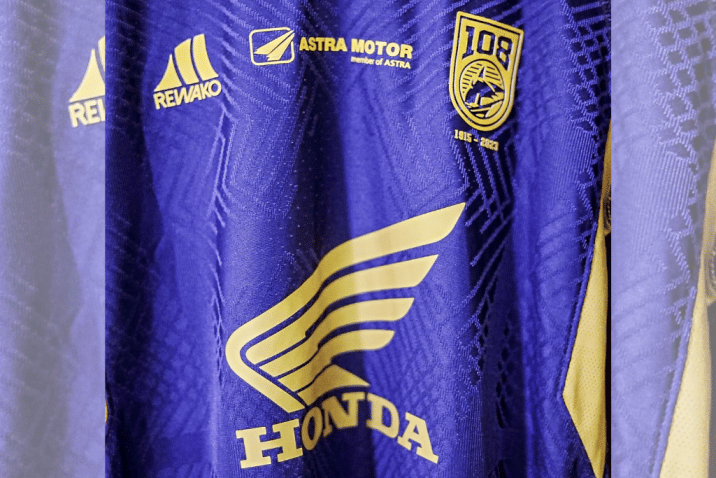 Jersey PSM Makassar edisi khusus perayaan ulang tahun klub ke-108 yang dikenakan untuk laga pekan ke-18 BRI Liga 1 2023-24 melawan Persija Jakarta, Jumat 3 November 2023. (Instagram.com/psm_makassar)