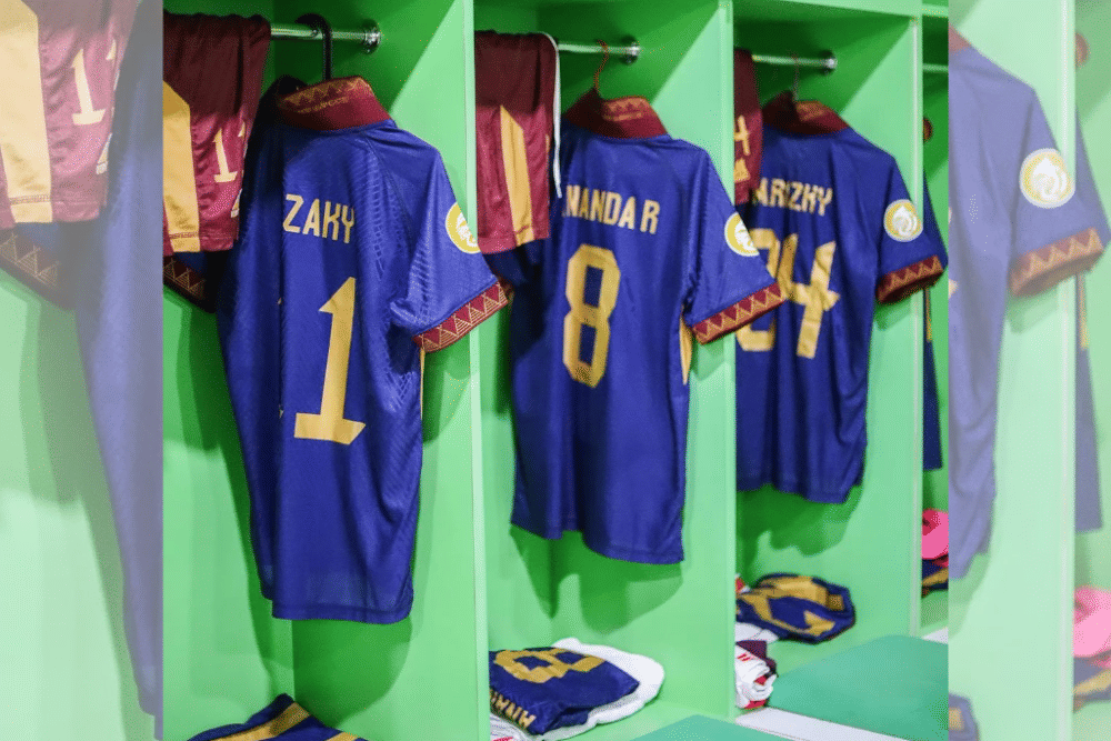 Jersey PSM Makassar edisi khusus perayaan ulang tahun klub ke-108 yang dikenakan untuk laga pekan ke-18 BRI Liga 1 2023-24 melawan Persija Jakarta, Jumat 3 November 2023. (Instagram.com/psm_makassar)