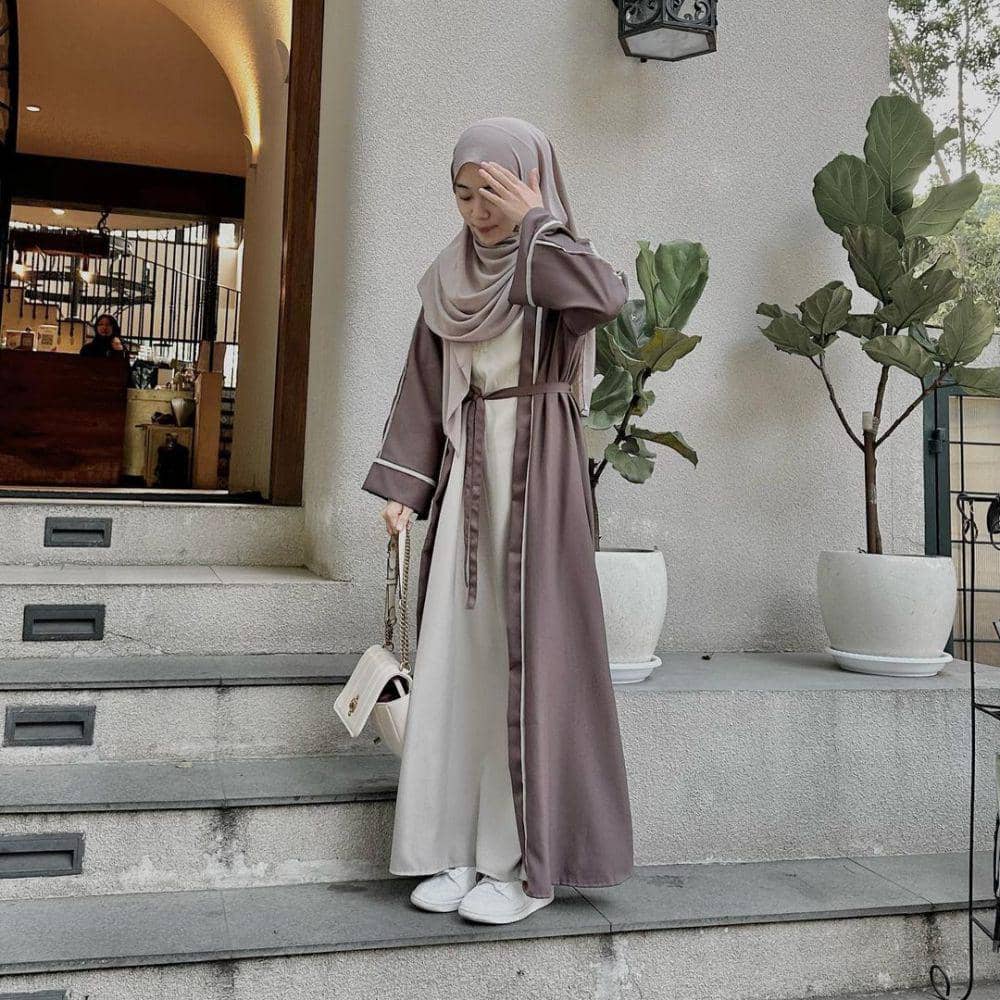 OOTD hijab dress ala Putri Melati (instagram.com/putrimelatii)