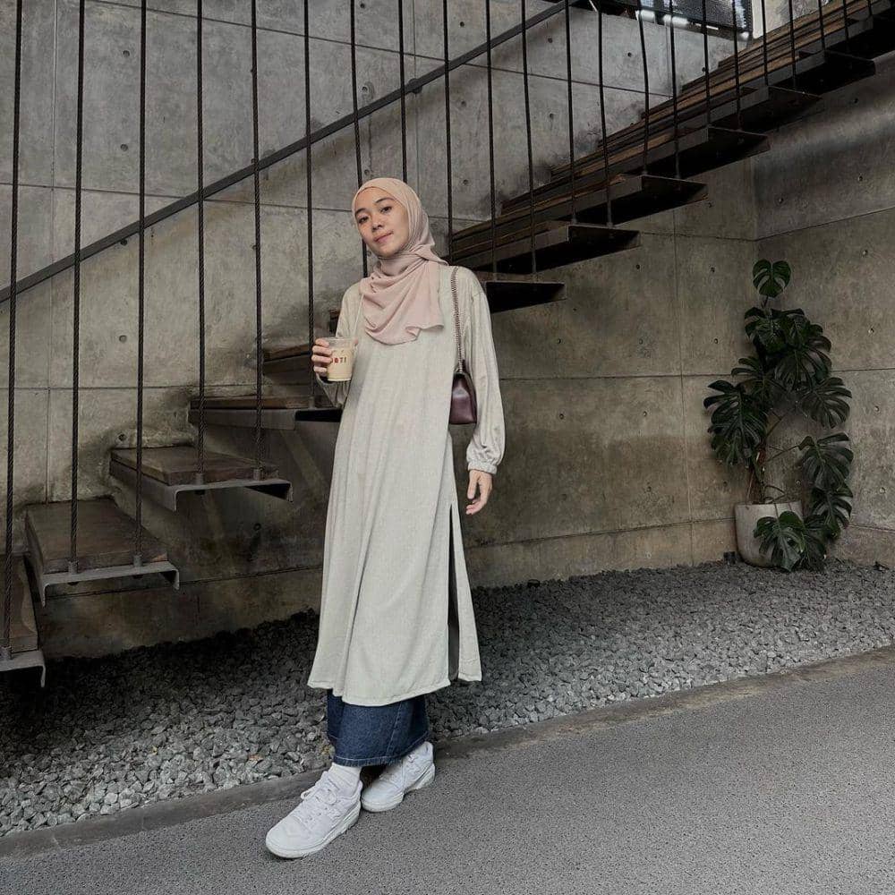 OOTD hijab dress ala Putri Melati (instagram.com/putrimelatii)