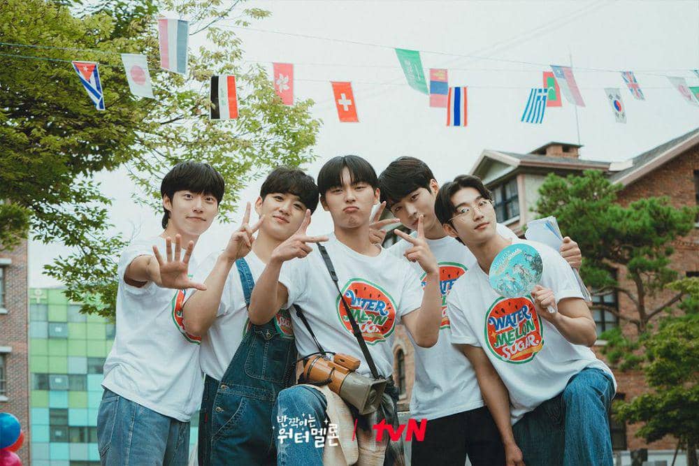still cuts drama Twinkling Watermelon (instagram.com/tvn_drama)