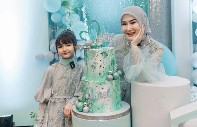 8 Potret Ultah Aurel Anak Marissya Icha, Gala Sky Ikutan Potong Kue