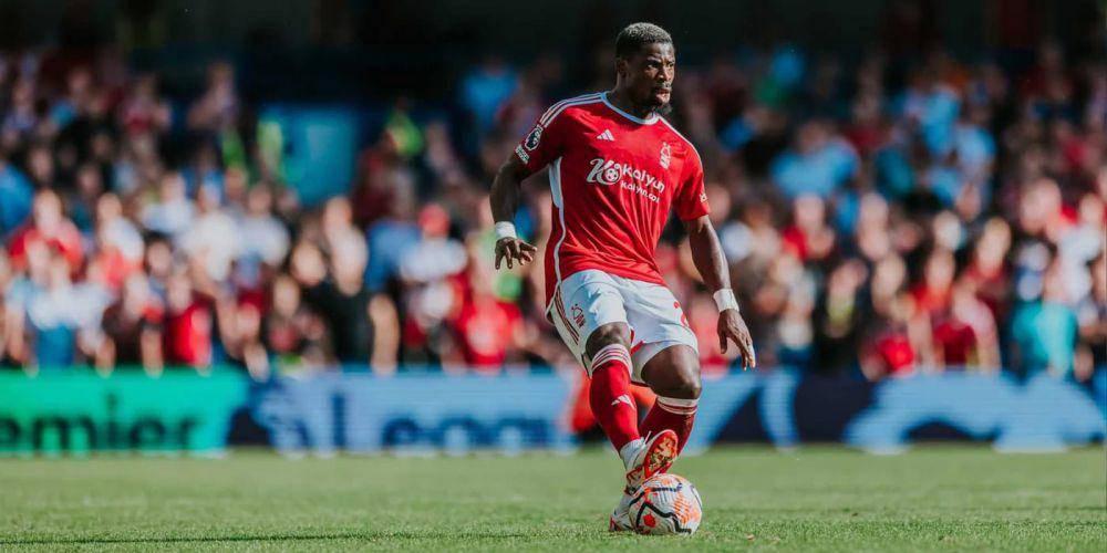 Serge Aurier (nottinghamforest.co.uk)