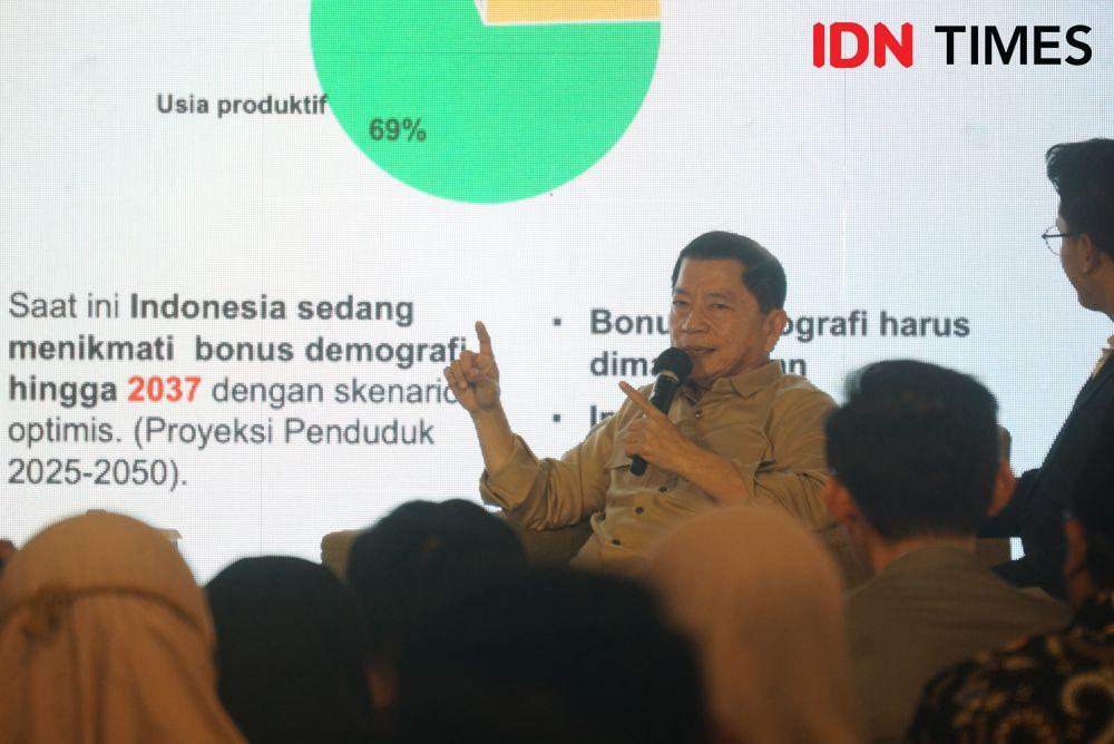 Jaga Lingkungan, Menteri PPN Minta Tanam Pohon saat Beli Baju Baru
