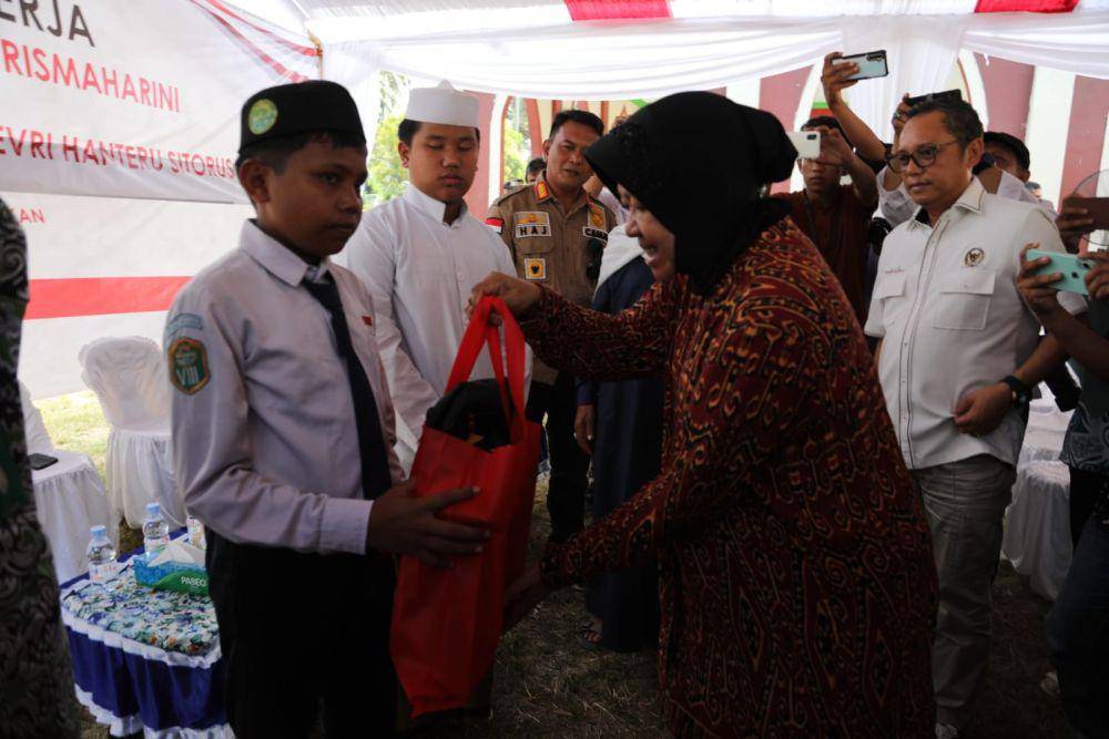 Mensos Risma kunjungi Pulau Sebatik/ dok Kemensos